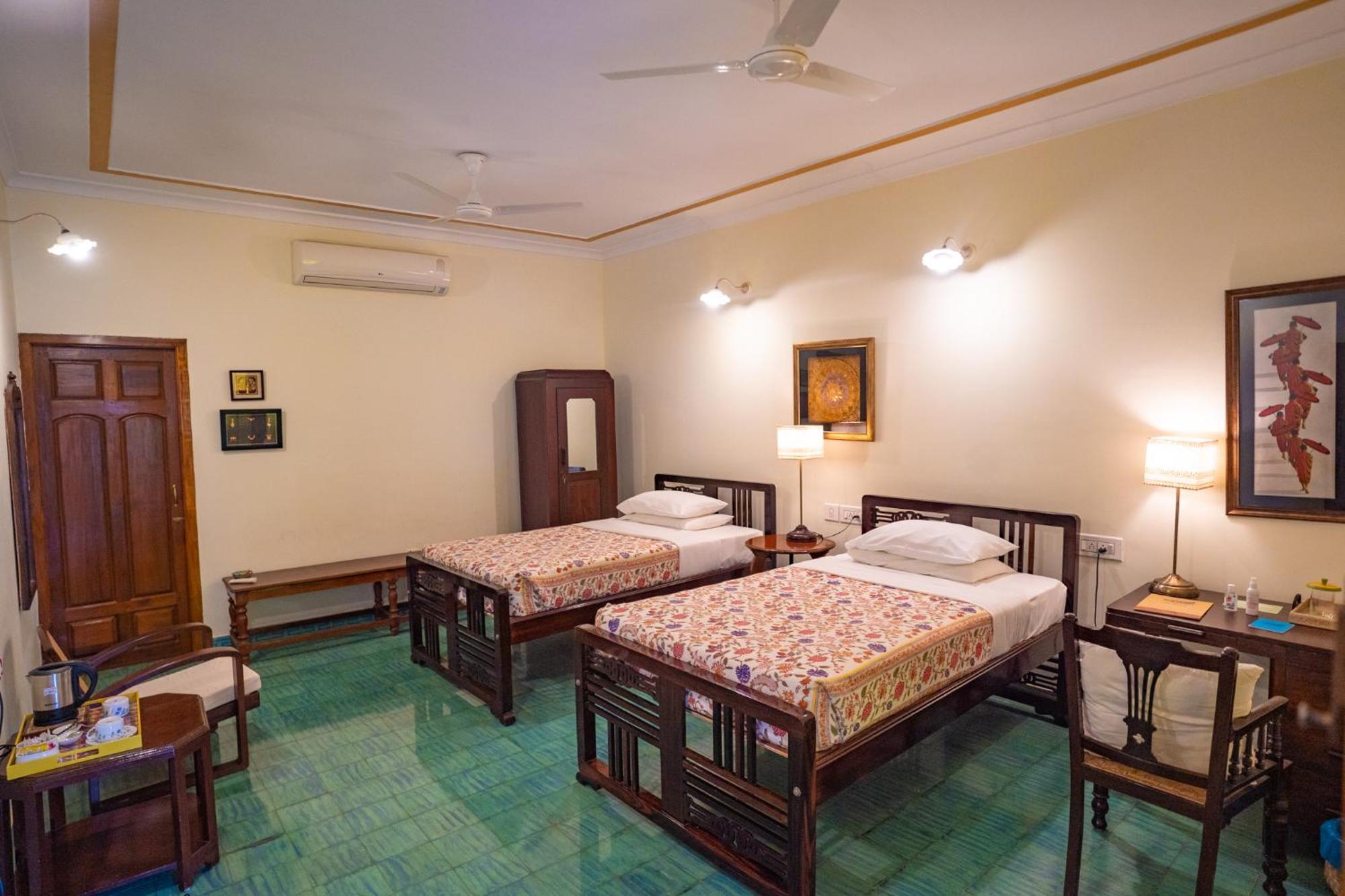 The Bangala Chettinad Hotel Kāraikkudi Exterior foto