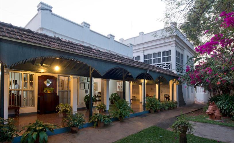 The Bangala Chettinad Hotel Kāraikkudi Exterior foto